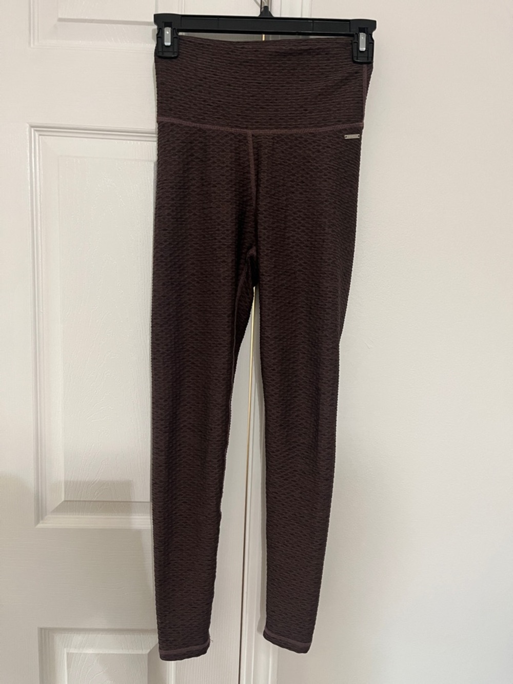 ECHT Athletic Brown Textured High-Waist Leggings